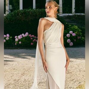 Elegant Cream One-Shoulder Dress